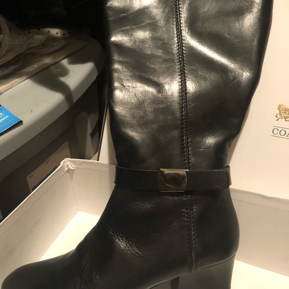 Boots - Picture 4 of 5